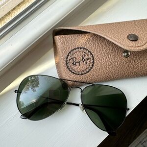 Ray-Ban Aviator Sunglasses with Brown Case